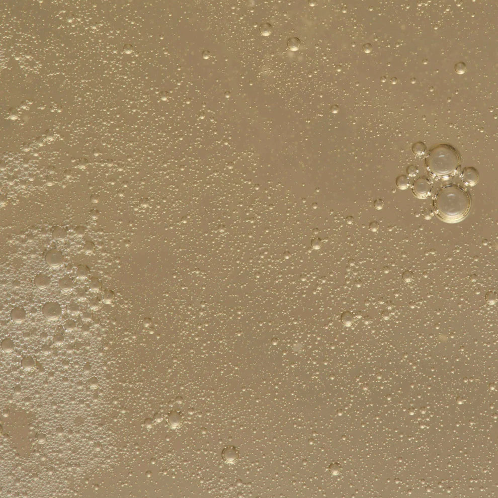 EmmaLewisham_IlluminatingOilCleanser_02_Texture-Swatch_990x_05e9a481-d91e-4ad6-8b02-aae126c6f864.webp