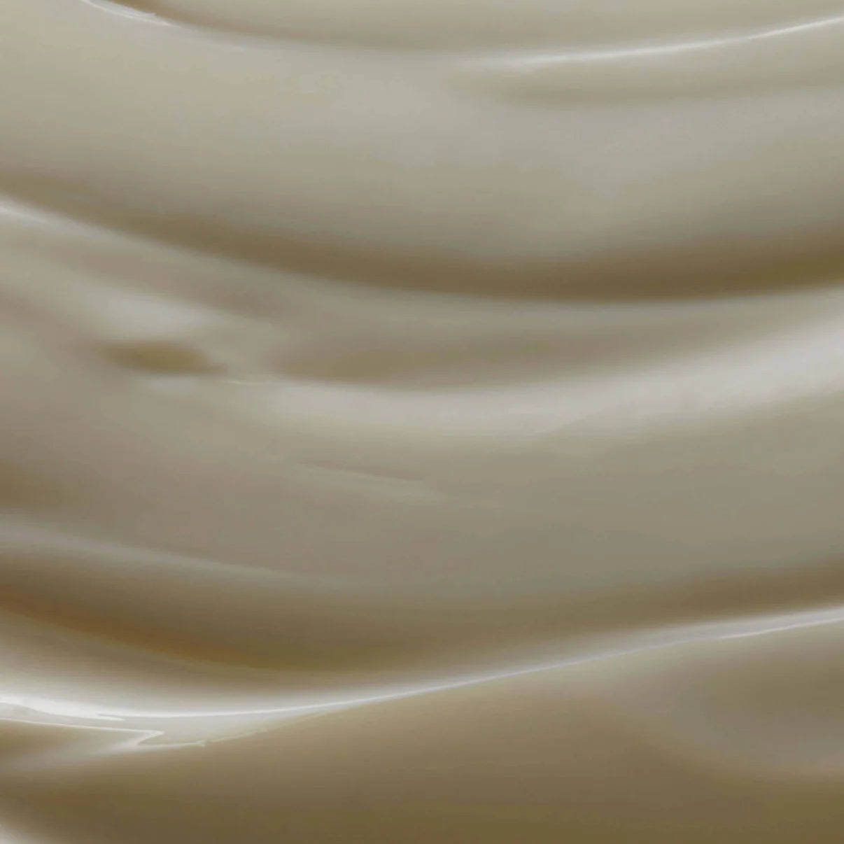 EmmaLewisham_SupernaturalFaceCremeRiche_02_Texture-Swatch_1206x_67e041ad-6163-4d5c-9e27-c555f940e17e.webp